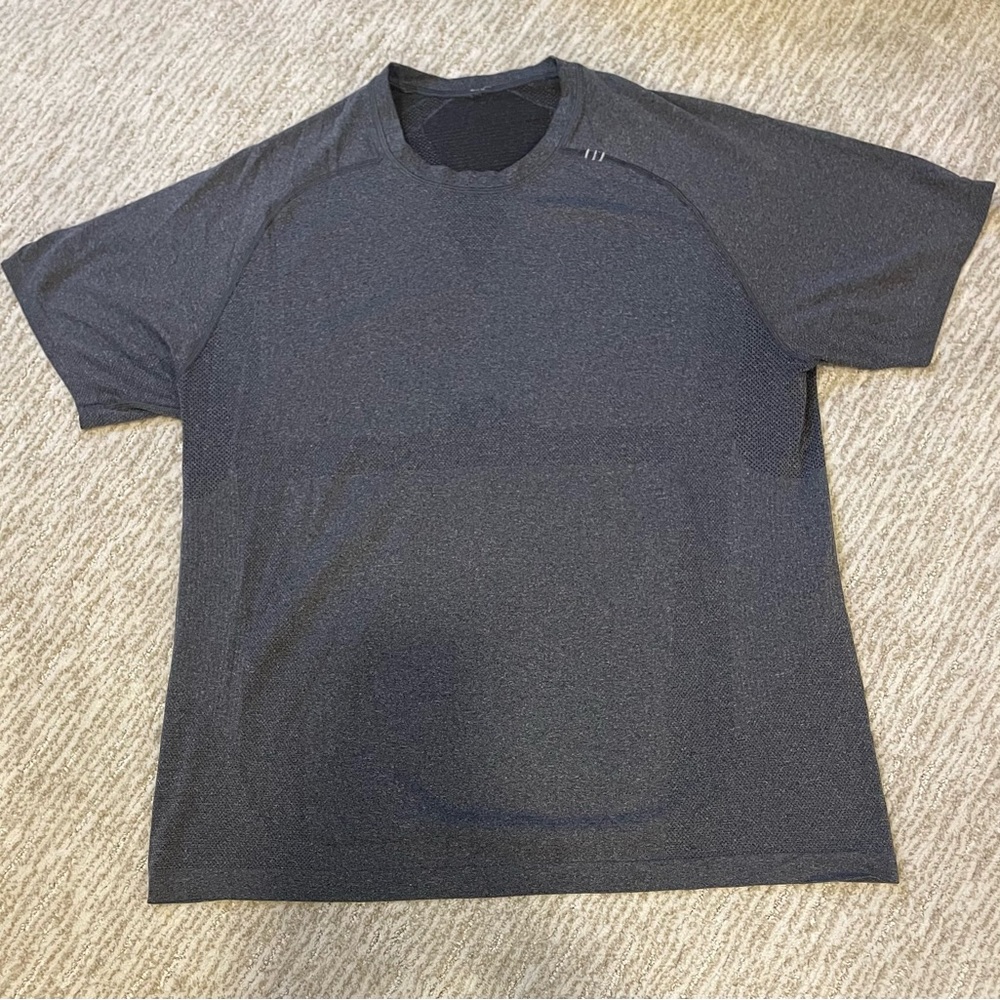 Lululemon Mens Swiftly Tech Shirt in Dark Grey